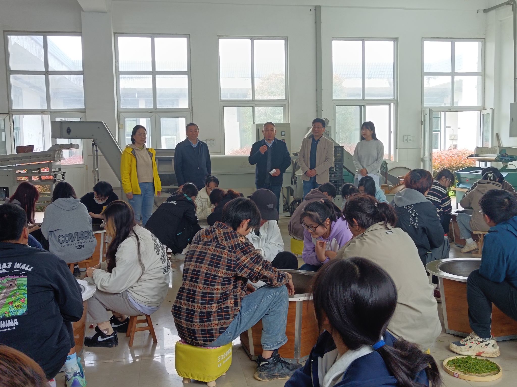 校领导赴大杨店实习实训基地看望实习学生