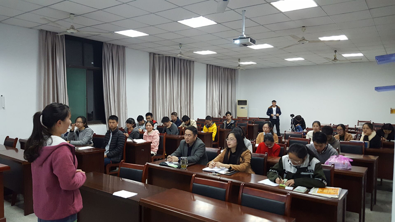 15级食品科学与工程专业成功举办英语演讲主题班会