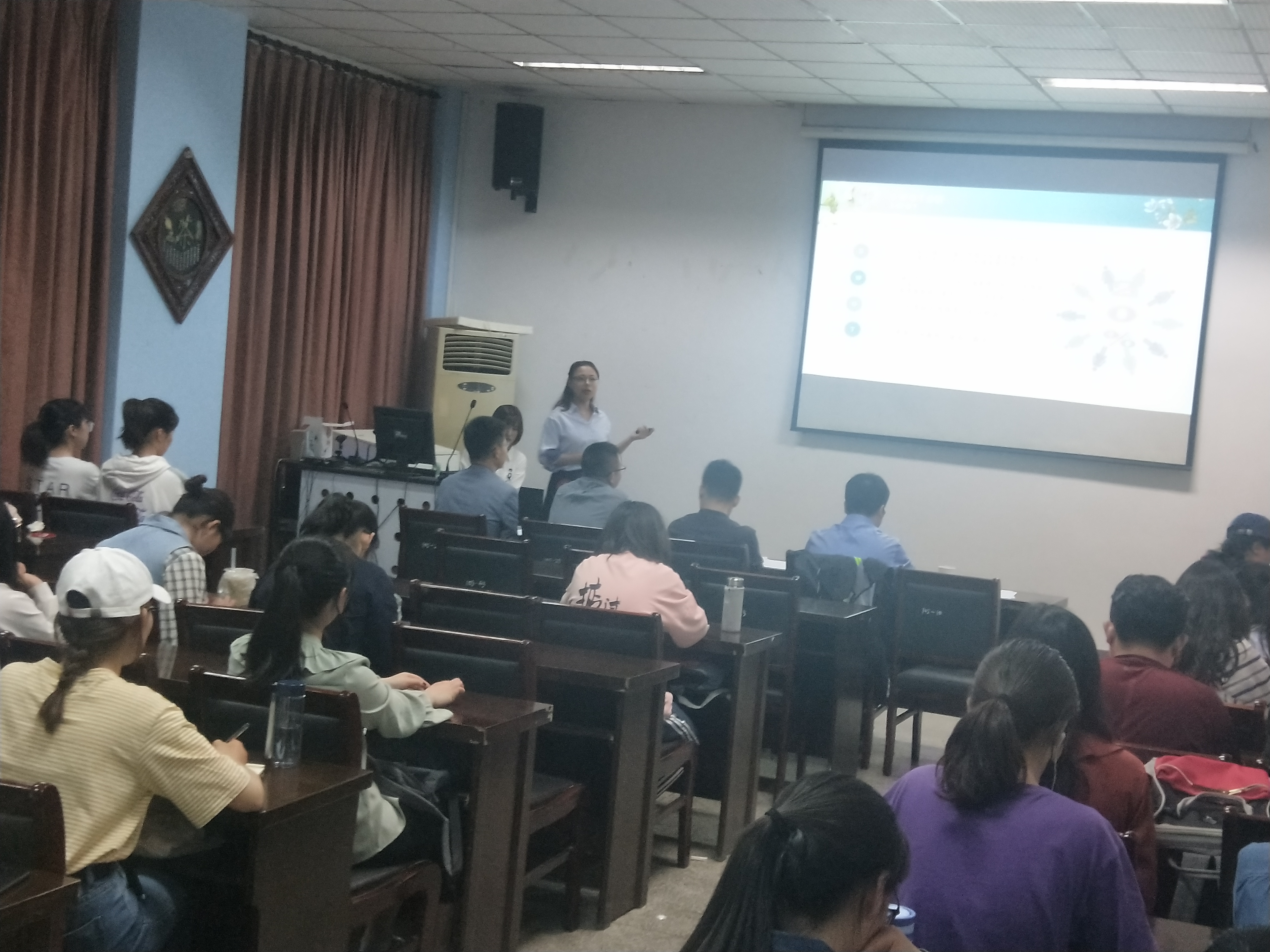 茶与食品科技学院成功举办大学生职业生涯规划大赛