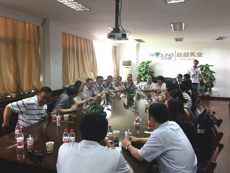 茶与食品科技学院领导看望慰问暑期“三下乡”社会实践活动学生