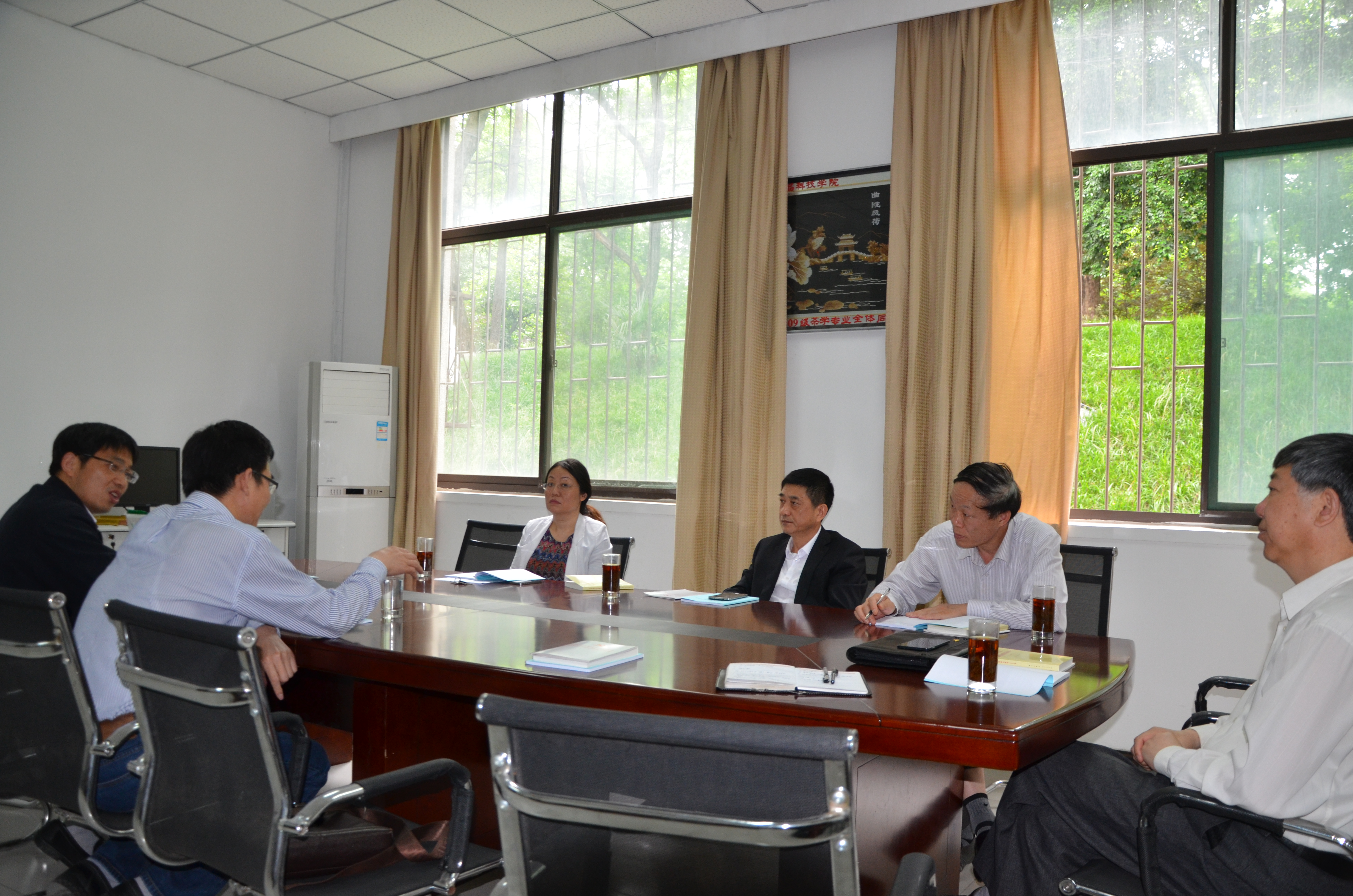 茶食学院“两学一做”学习教育全面展开