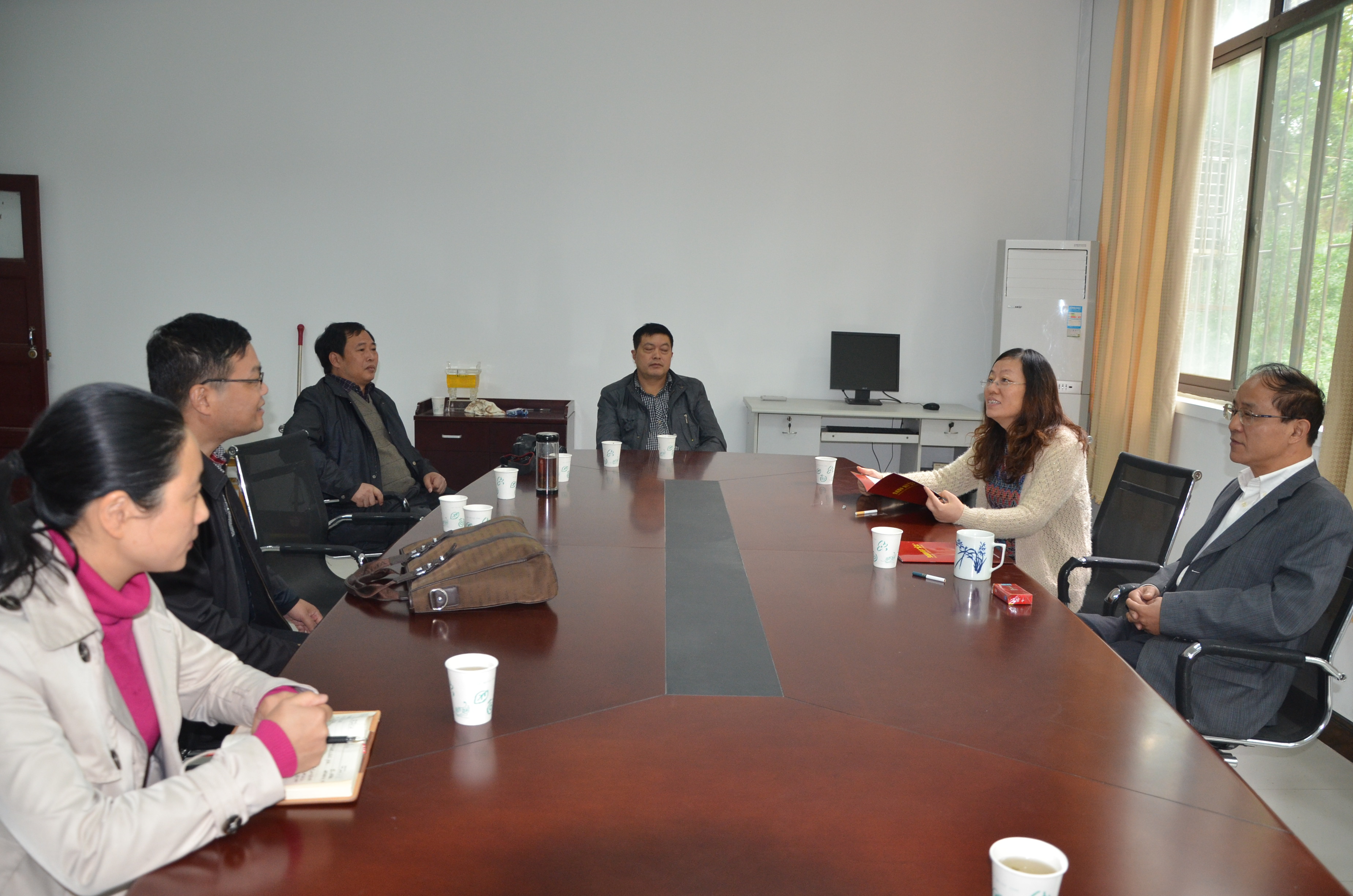 茶与食品科技学院举办湖北省五峰县茶业局人才引进专场招聘会