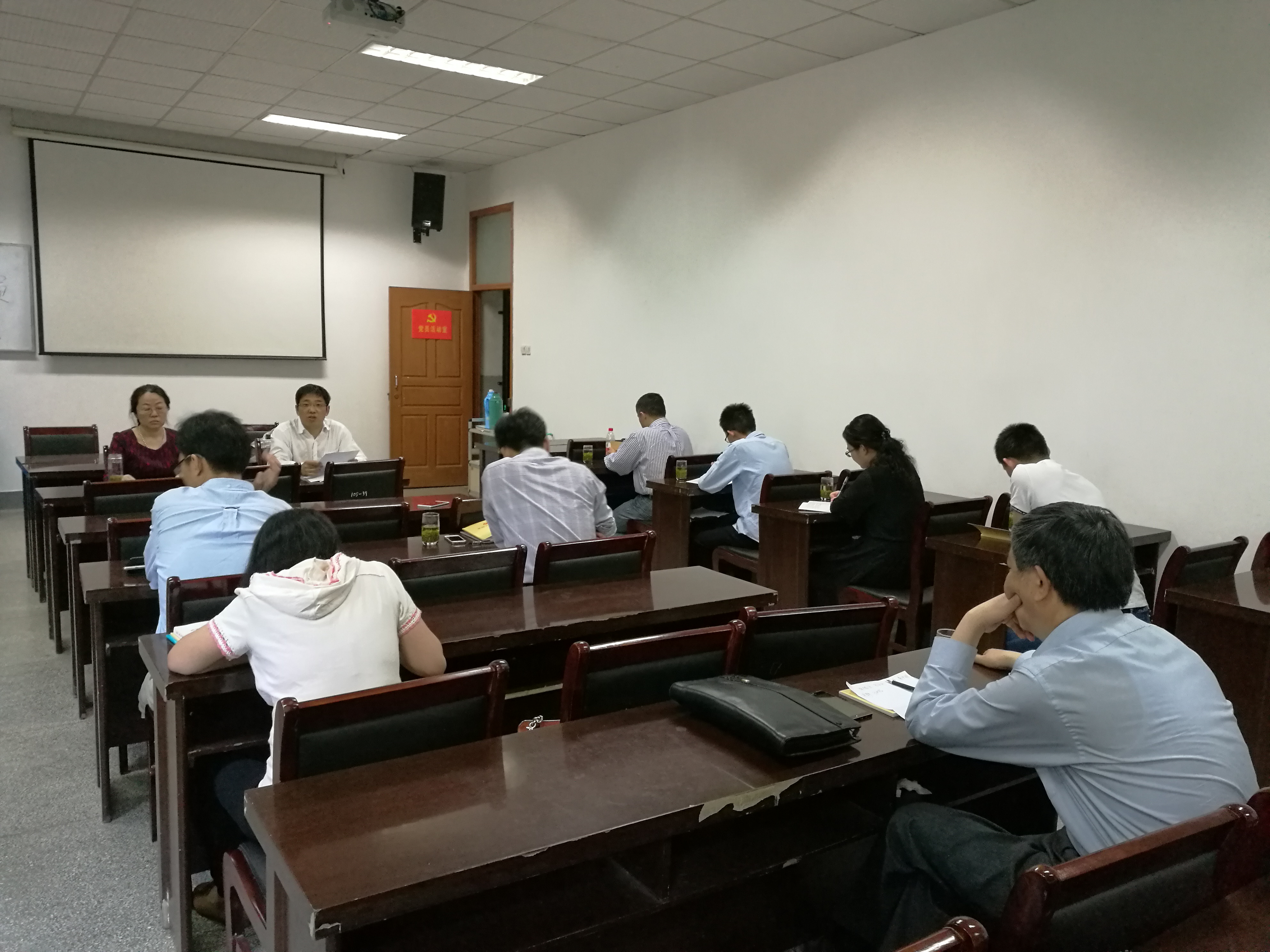 茶食学院党委“三个一”活动推进基层党组织标准化建设