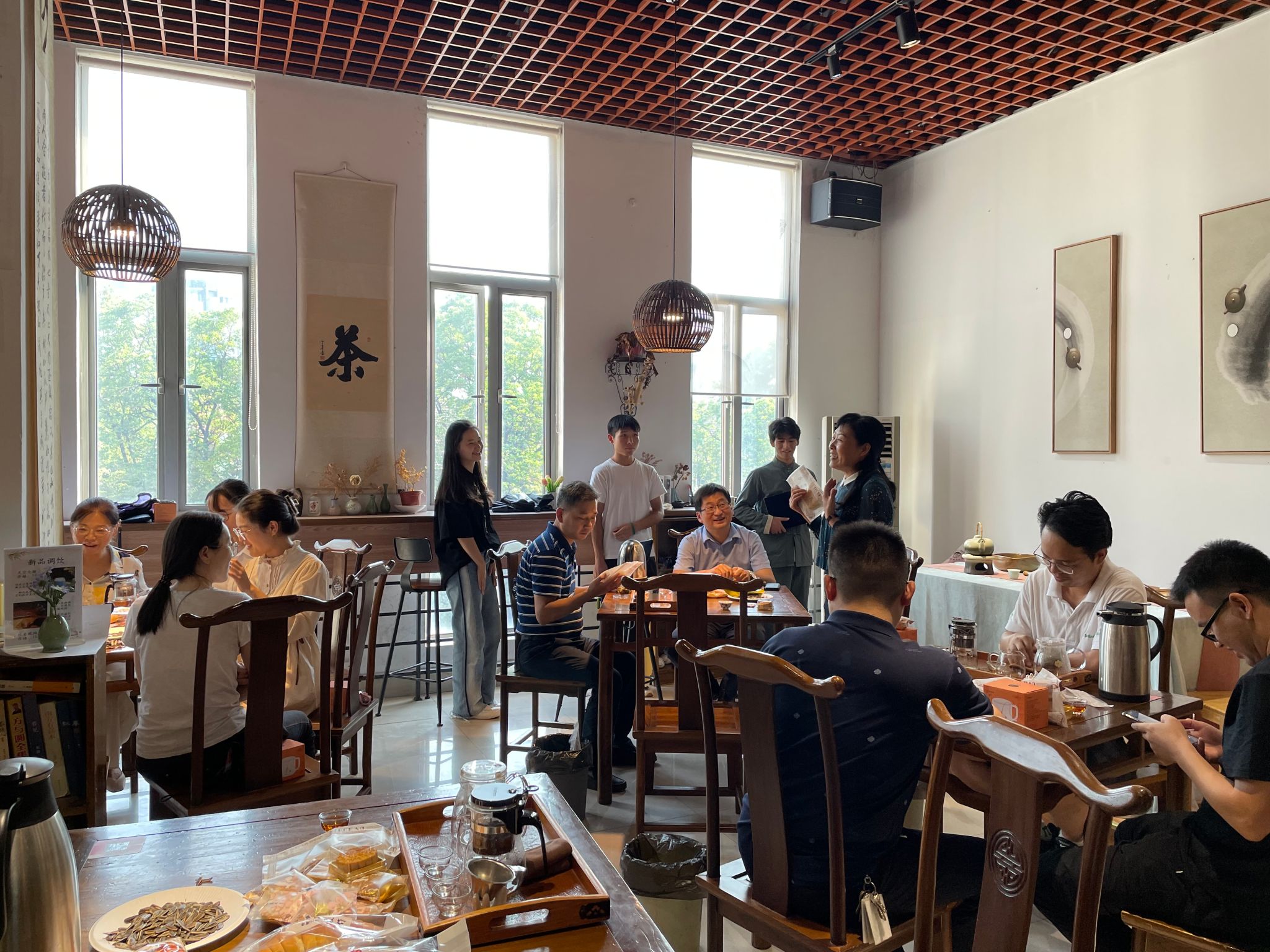 我院举办教师节茶话会暨党外教师代表座谈会