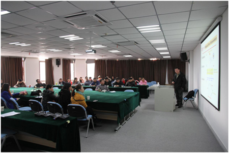 美国罗格斯大学黄庆荣教授应邀来学院开展学术交流