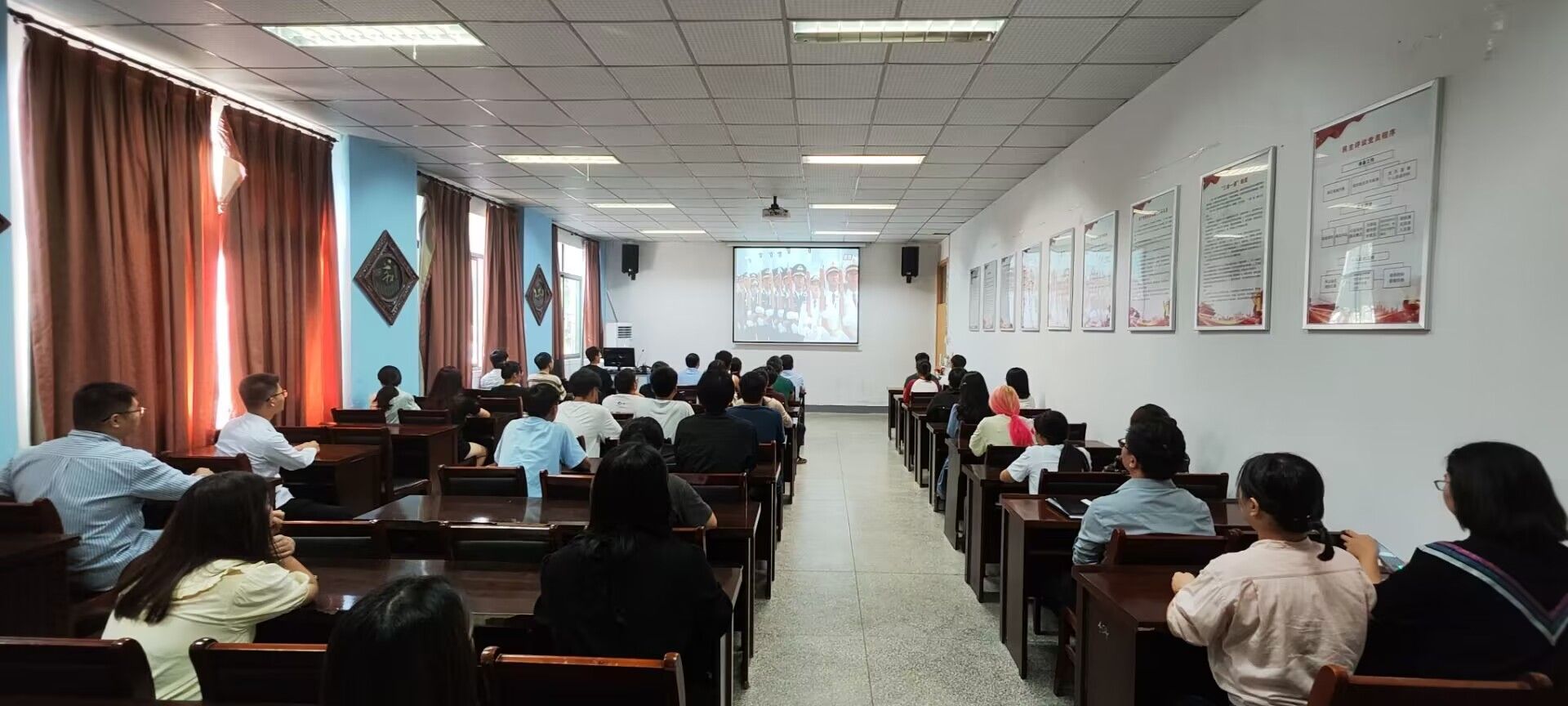 我院组织收看烈士纪念日直播